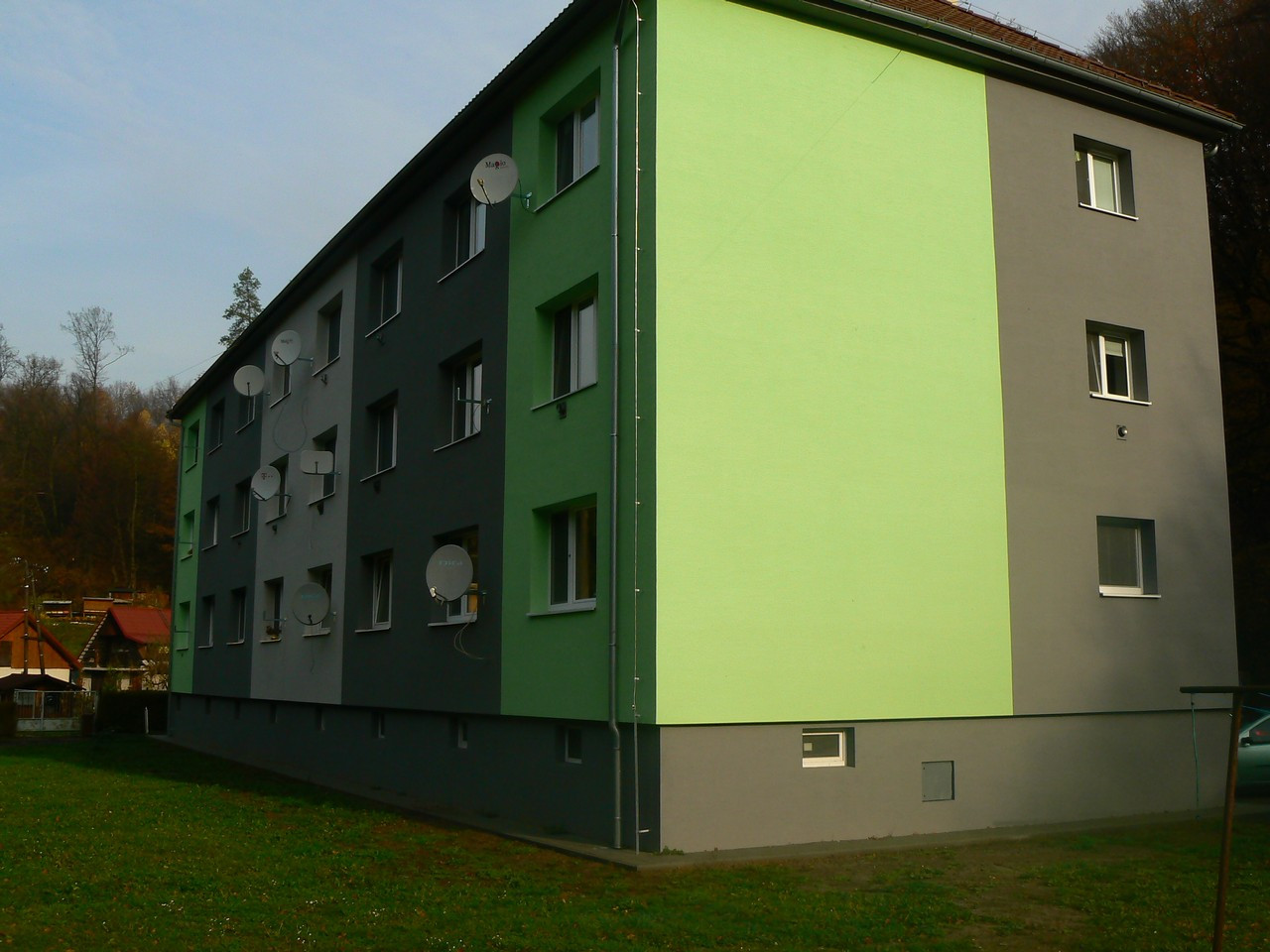 Obnova bytového domu - Vyhne-1