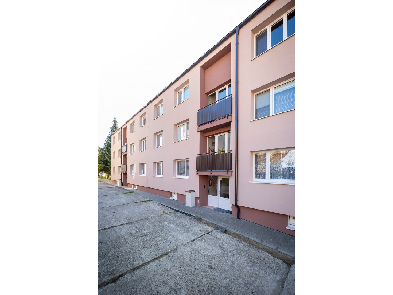 Obnova bytového domu č.142 - Banská Belá-6